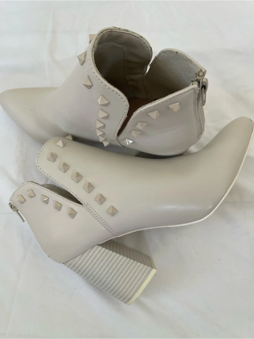 Studded Pointed Toe Ankle Boot in Cream- Sz-10